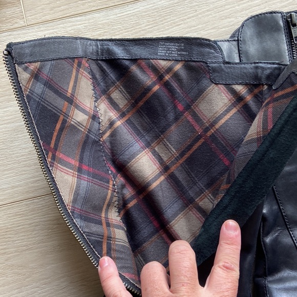 Born tall leather boot with side zip and gun metal studs women’s size 7 - Picture 13 of 16